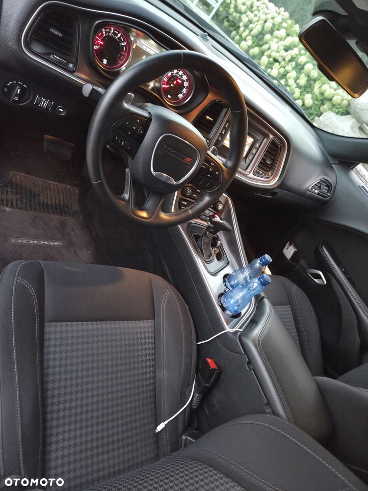 Dodge Challenger - 9