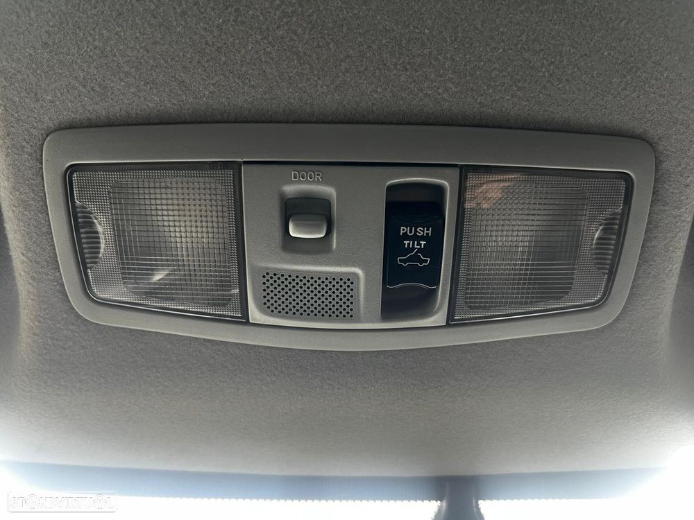 Mitsubishi Outlander 2.0 DI-D Intense 4WD - 36