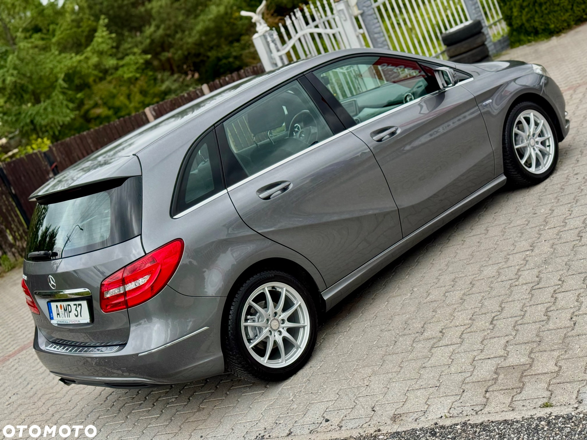 Mercedes-Benz Klasa B 180 BlueEFFICIENCY Edition - 40
