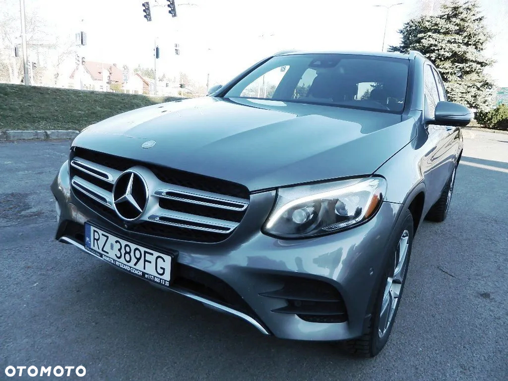 Mercedes-Benz GLC 300 4Matic 9G-TRONIC AMG Line - 2