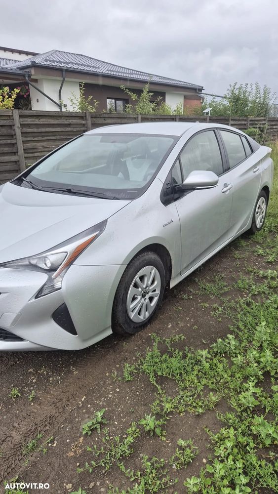 Toyota Prius Hybrid - 2