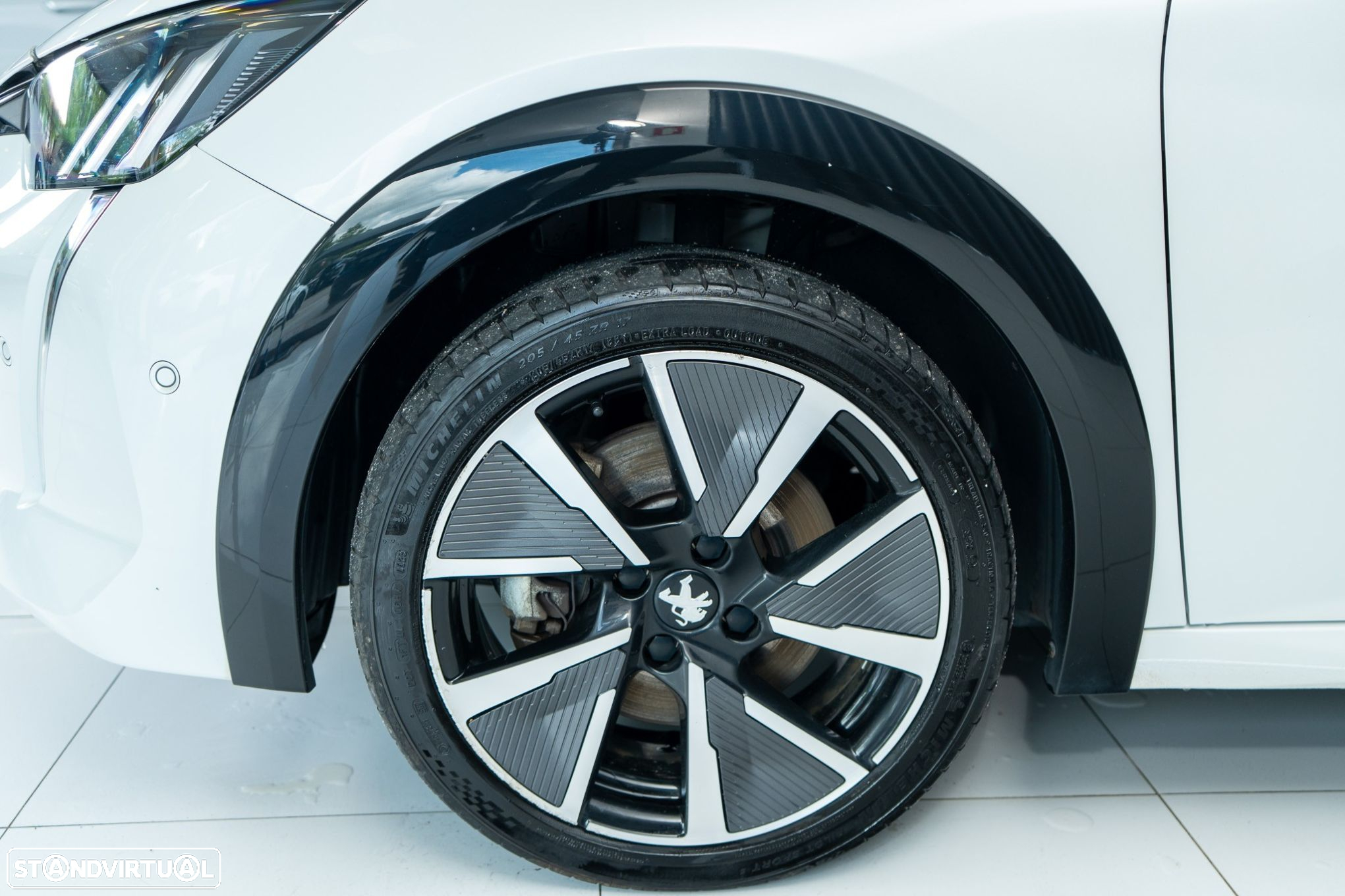 Peugeot e-208 50 kWh GT Line - 37