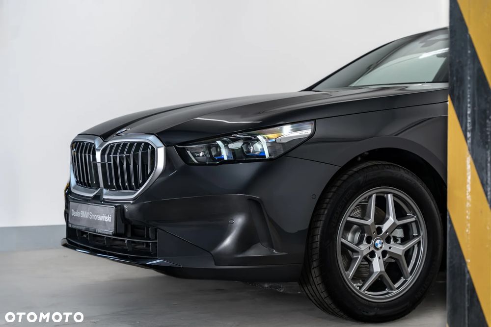 BMW Seria 5 520d mHEV - 16