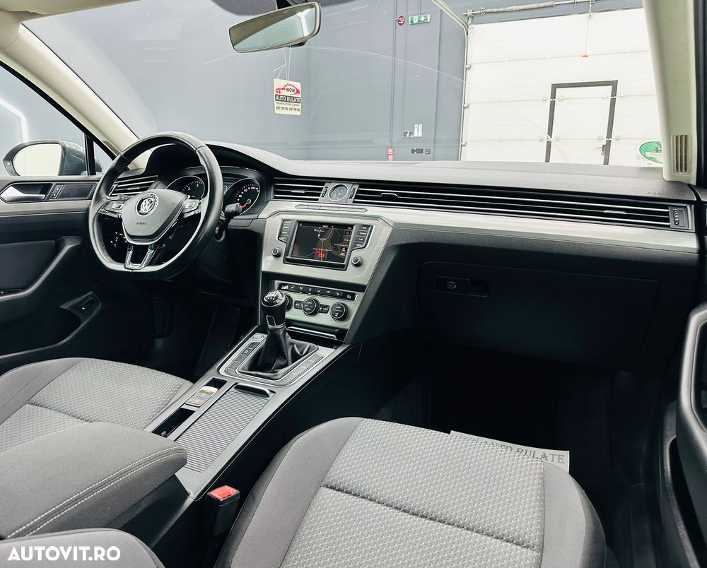 Volkswagen Passat 2.0 TDI Comfortline - 23
