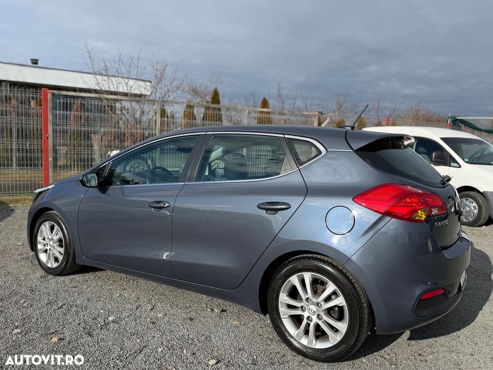 Kia Ceed 1.6 CRDi ISG Mind - 22