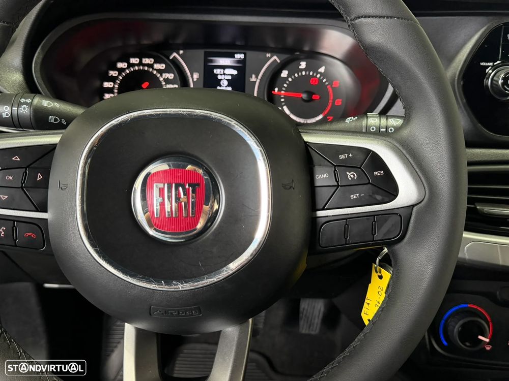 Fiat Tipo Station Wagon 1.3 M-Jet Lounge - 25