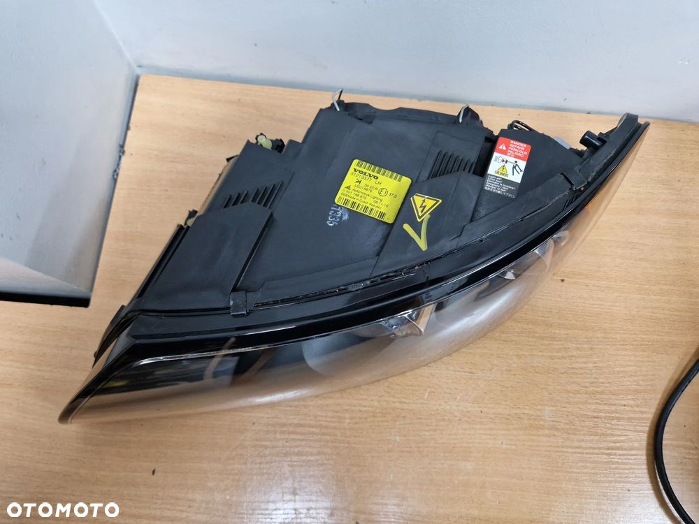 LAMPA LEWA PRZEDNIA XENON VOLVO S40II 04-07R  CZARNY ŚRODEK IDEALNA ORYGINAŁ EUROPA - 8