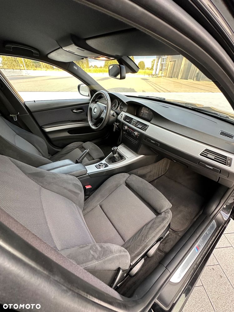 BMW Seria 3 320d DPF Blue Performance Edition Sport - 16