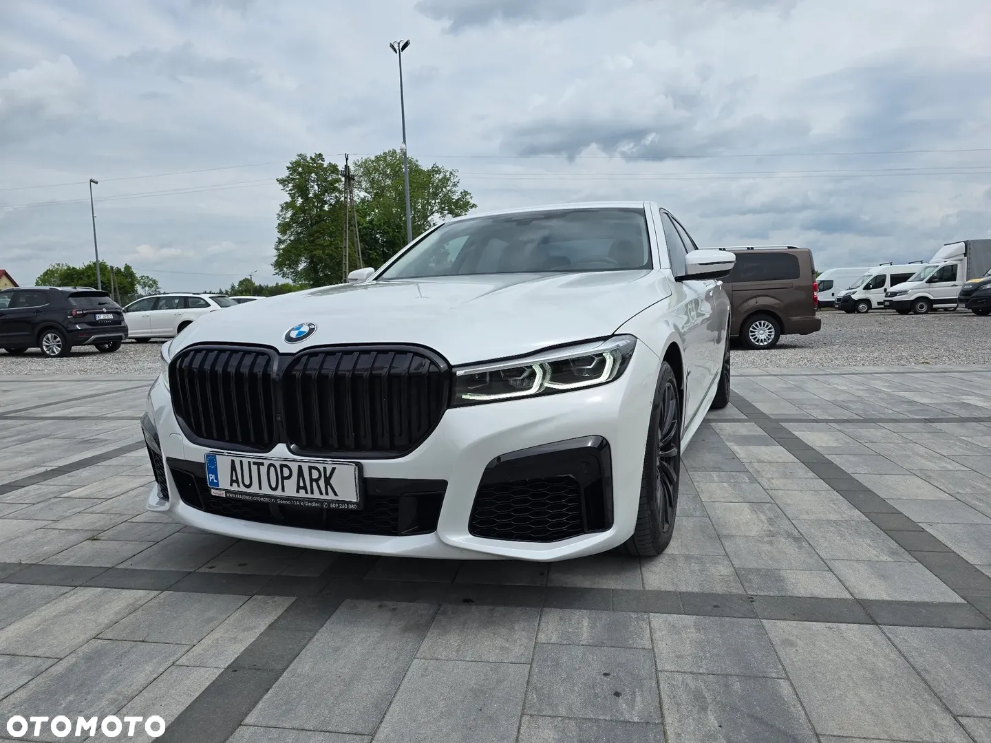 BMW Seria 7 750i xDrive sport - 8