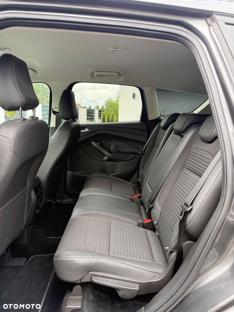 Ford Kuga 2.0 TDCi 2x4 Titanium - 13