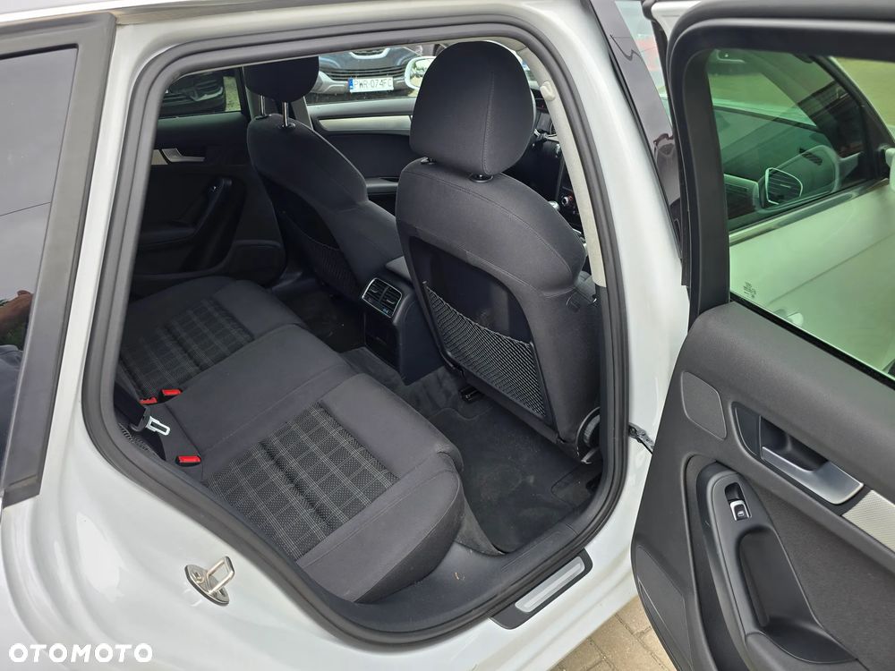 Audi A4 Avant - 10