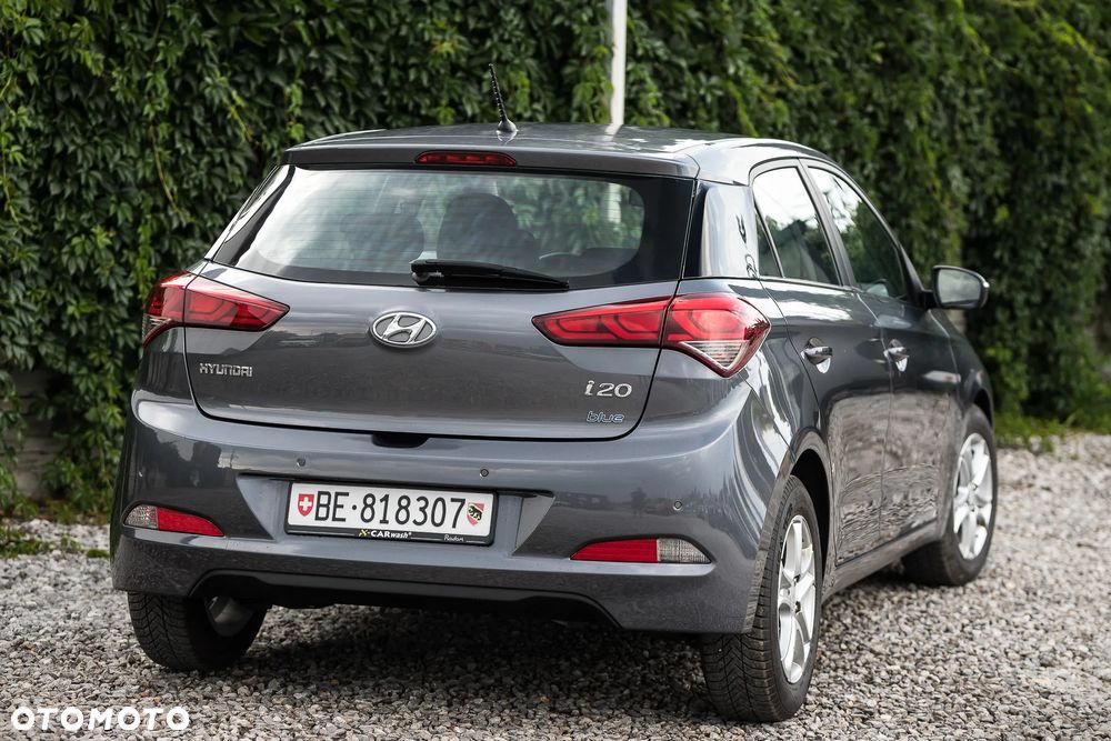 Hyundai i20 blue 1.2 Advantage+ - 11