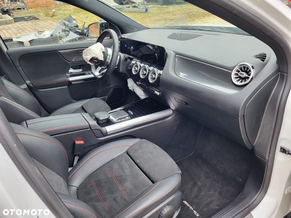 Mercedes-Benz GLA 220 d 4Matic 8G-DCT AMG Line - 14