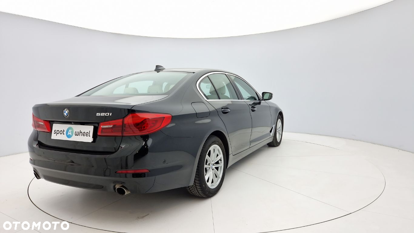 BMW Seria 5 520i Luxury Line - 6