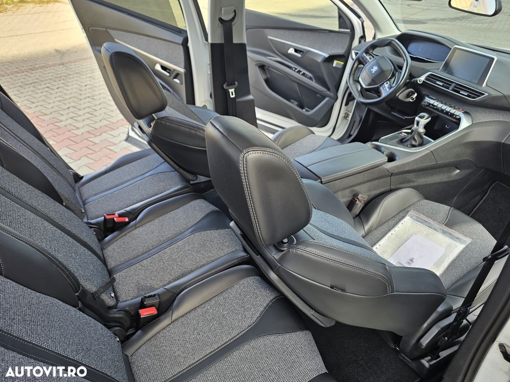 Peugeot 5008 PureTech 130 Stop & Start Allure Business-Paket - 3