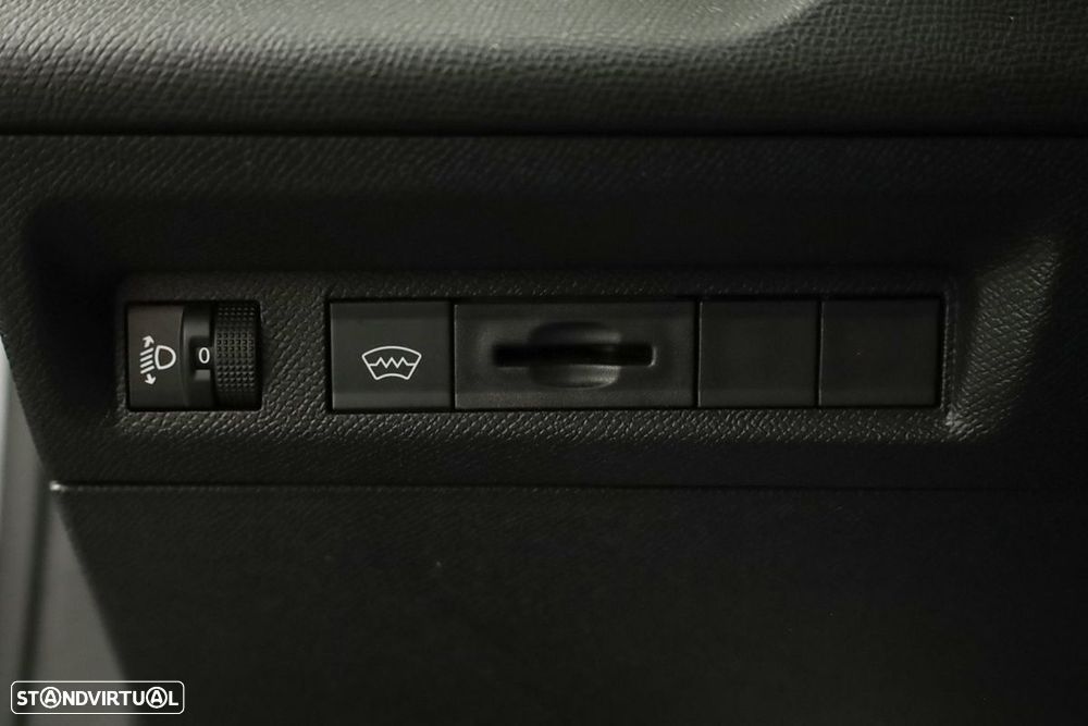 Peugeot 408 1.2 PureTech Allure EAT8 - 19