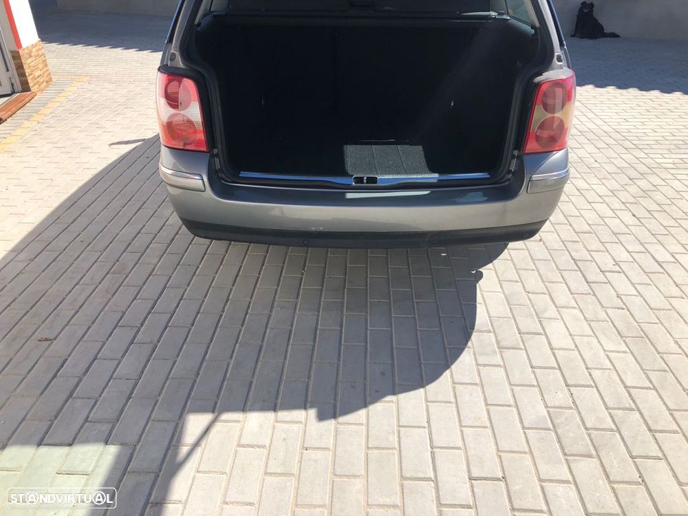 VW Passat Variant 1.9 TDi Highline - 3