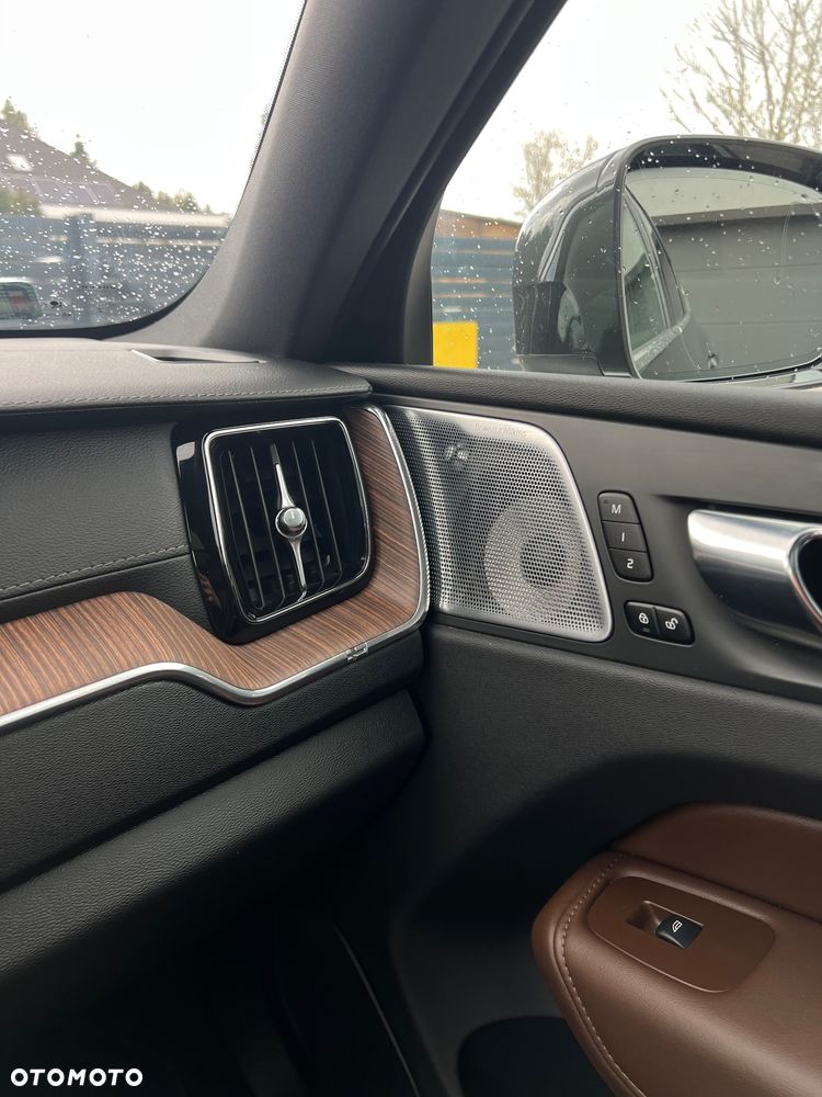 Volvo XC 60 B5 D AWD Inscription - 25