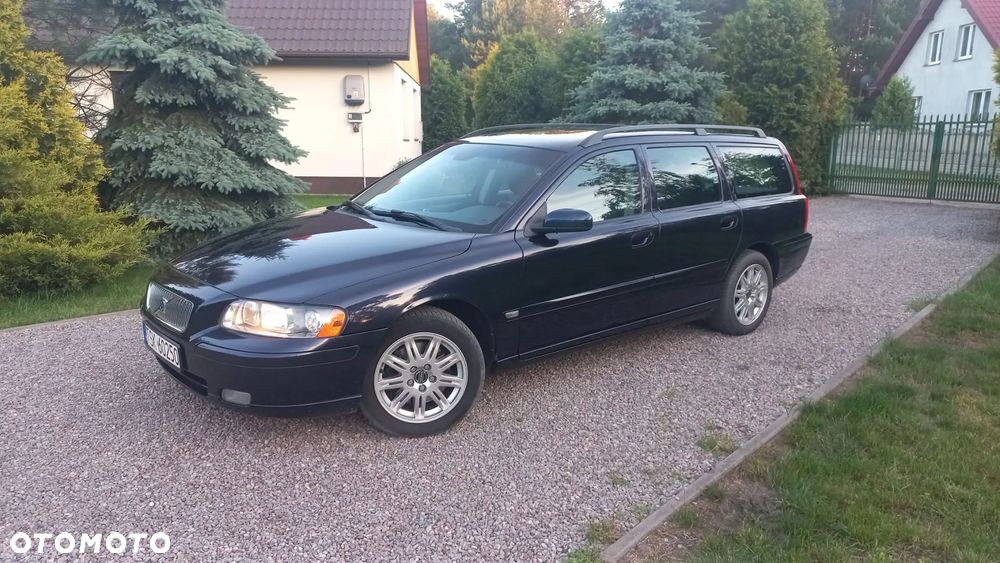 Volvo V70 2.4 Momentum - 1
