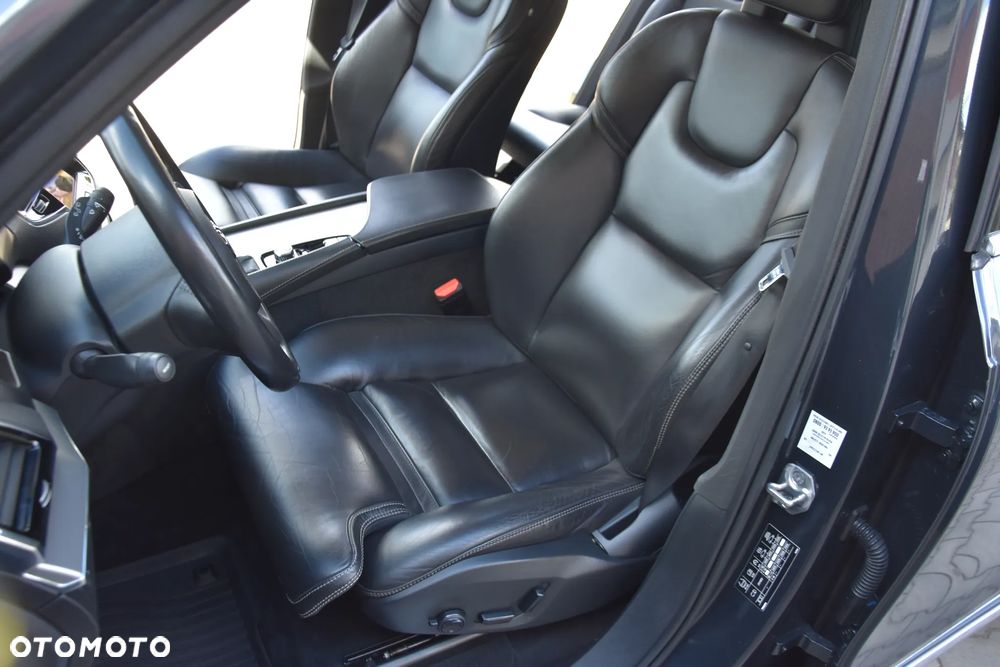 Volvo XC 90 - 12