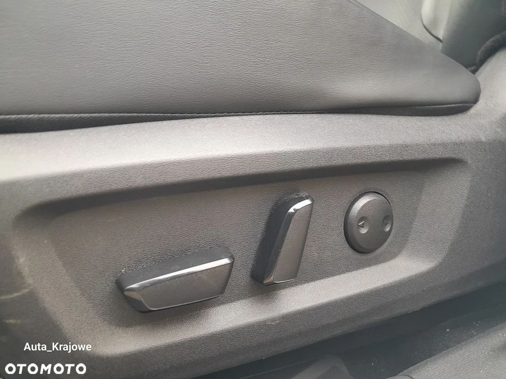 Nissan X-Trail 1.5 VC-T e-POWER N-Connecta e-4ORCE 7os - 28