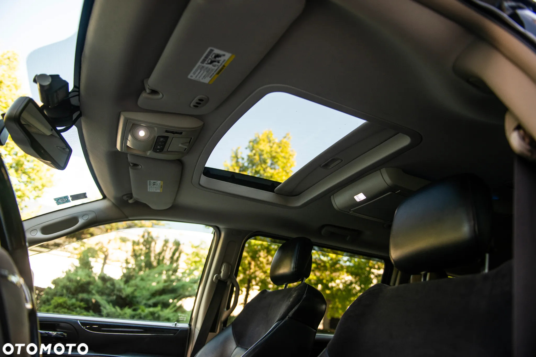 Chrysler Town & Country 3.6 Limited - 39