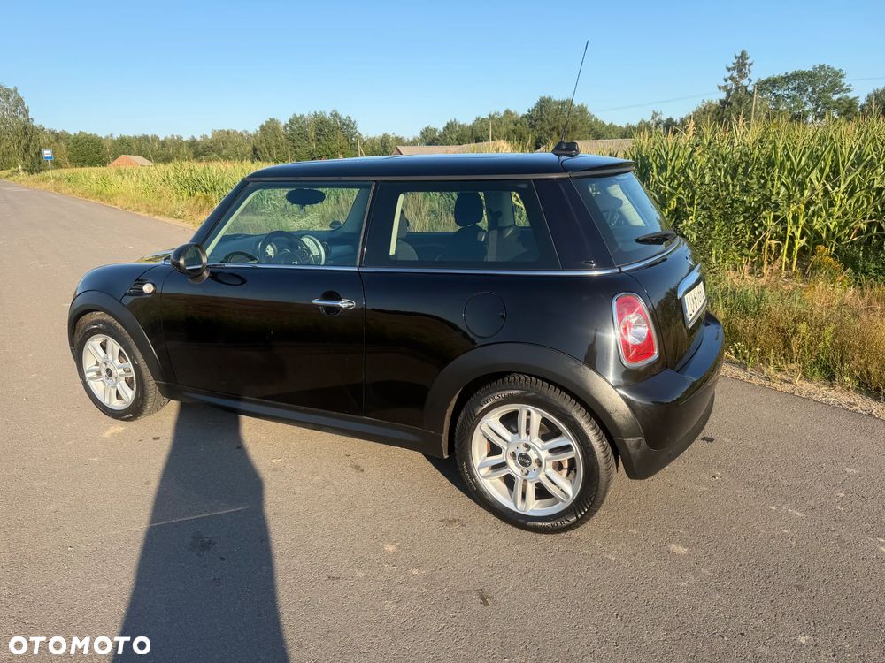 MINI Cooper 50 Mayfair - 3
