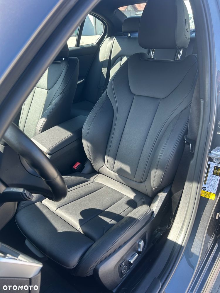 BMW Seria 3 330i M Sport - 15
