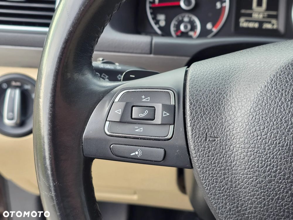 Volkswagen Touran 1.6 TDI DPF Highline DSG - 31