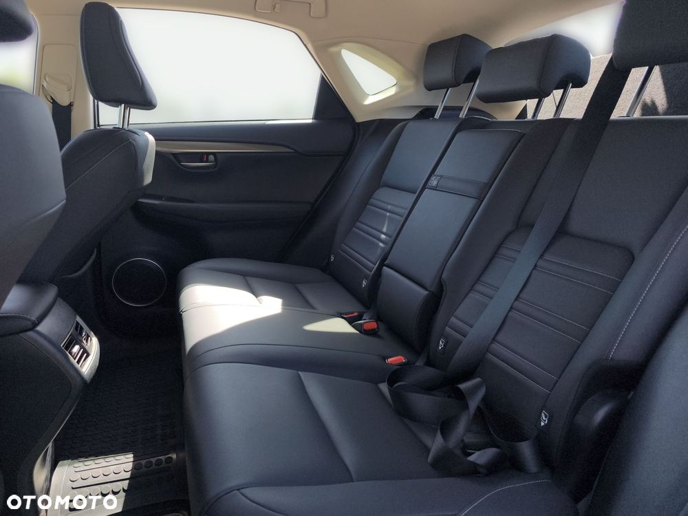 Lexus NX 300h F Impression AWD - 12