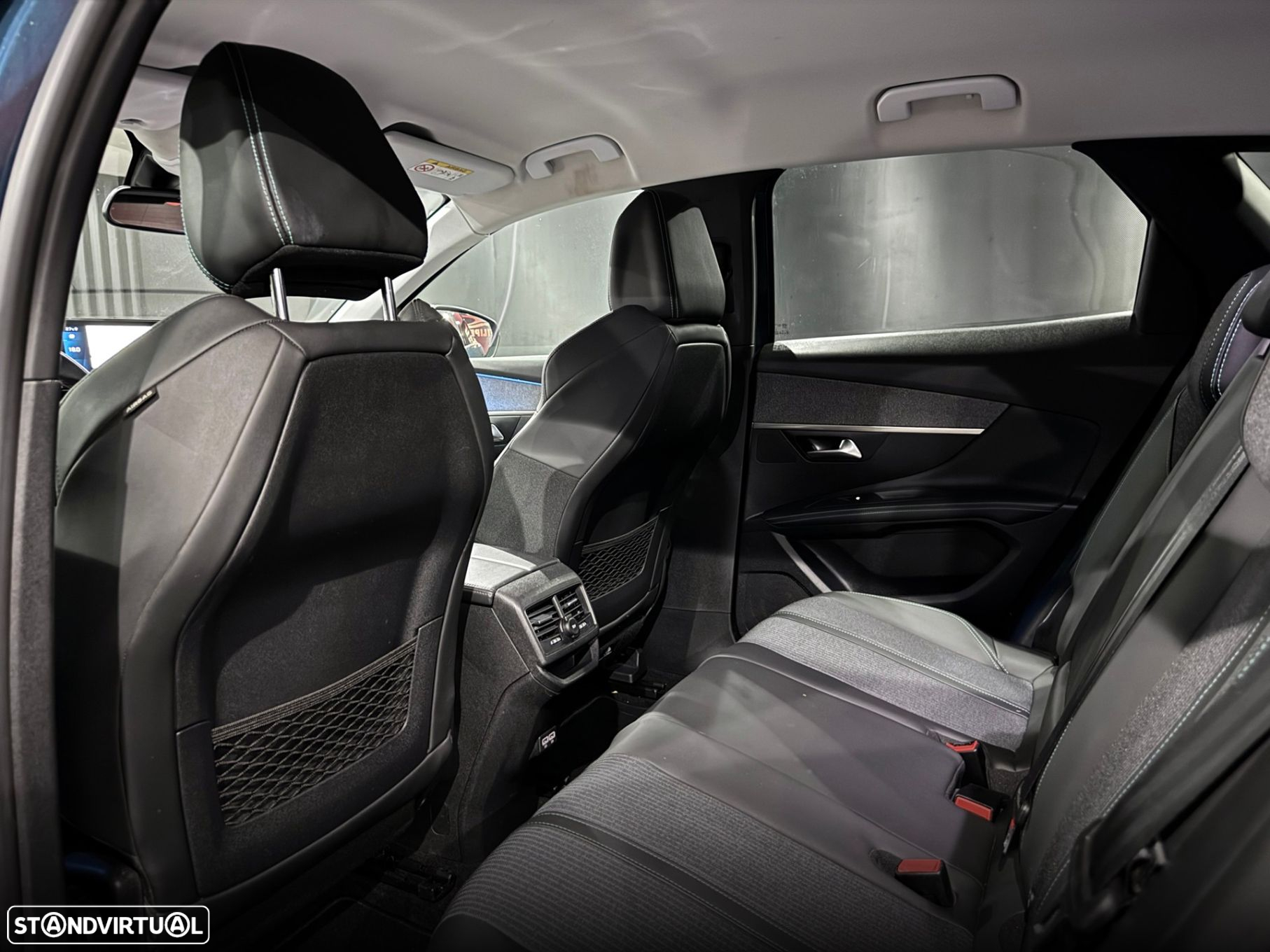 Peugeot 3008 1.5 BlueHDi Allure Pack EAT8 - 31