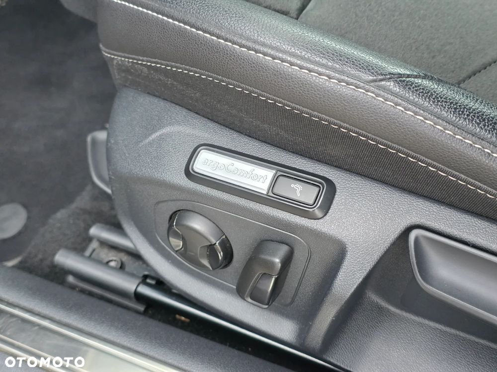 Volkswagen Arteon 2.0 TDI SCR Elegance DSG - 33