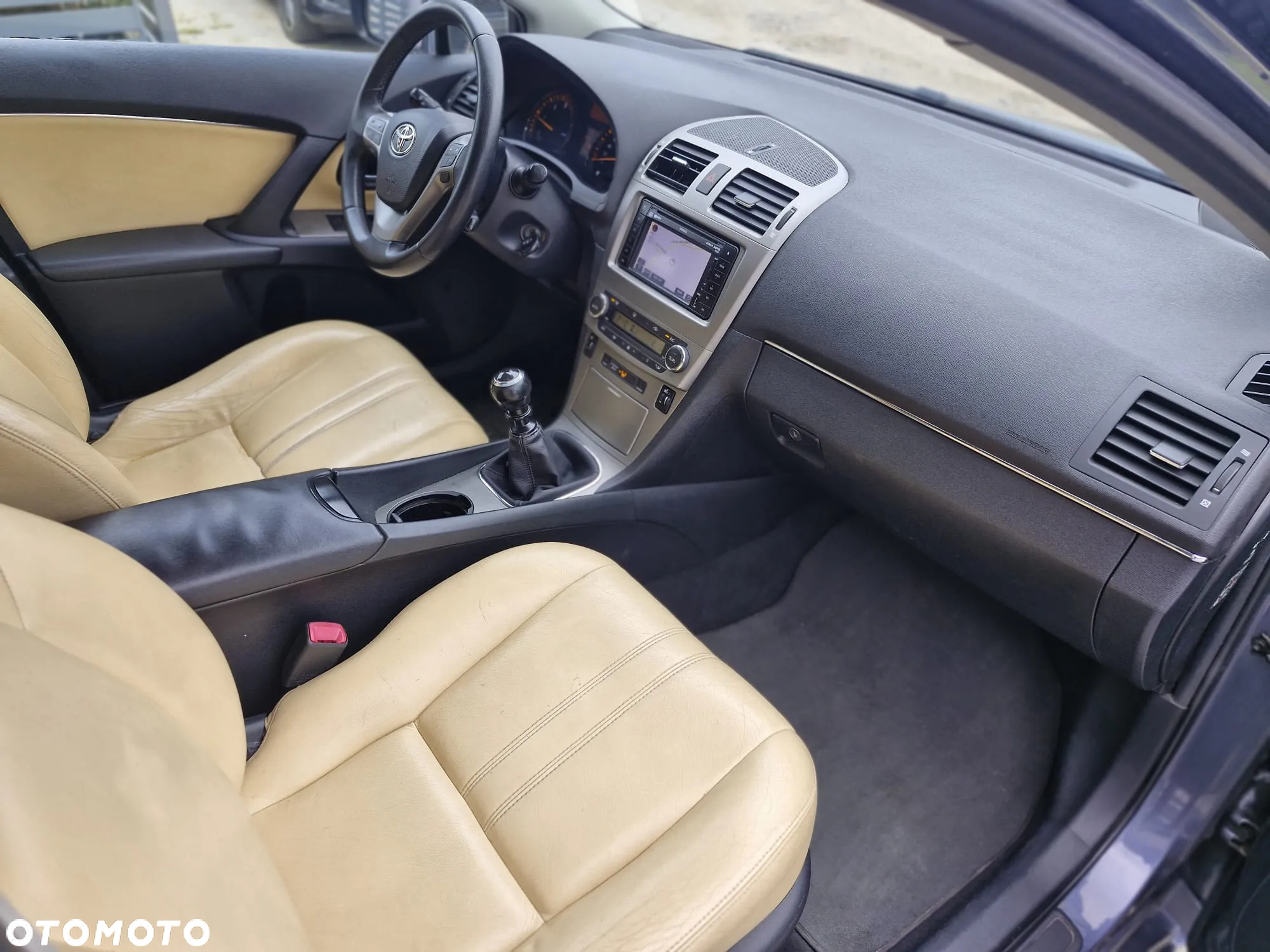 Toyota Avensis 2.0 D-4D Sol plus+NAVI - 6