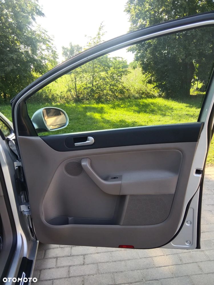 Volkswagen Golf Plus 1.6 TDI Comfortline - 15