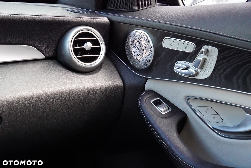 Mercedes-Benz Klasa C AMG 43 4Matic 9G-TRONIC - 29