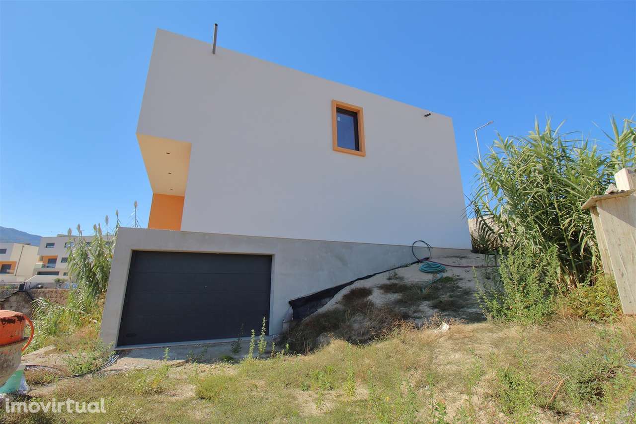 Moradia T4 Venda em Santiago de Piães,Cinfães - Grande imagem: 2/19