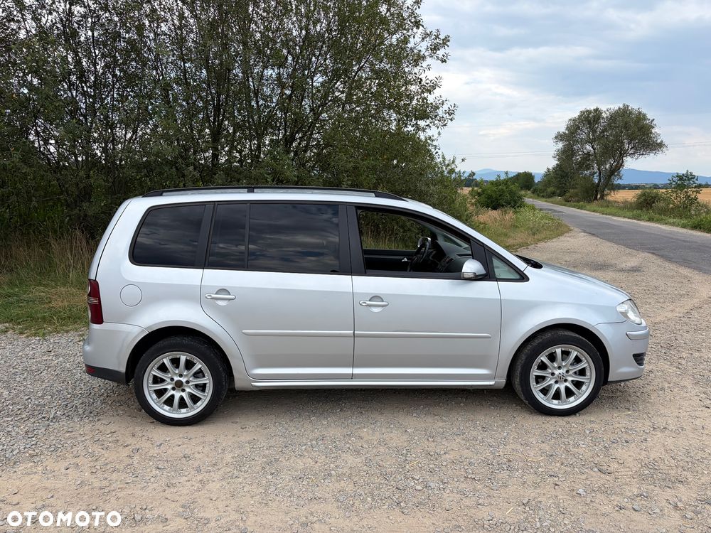 Volkswagen Touran - 5