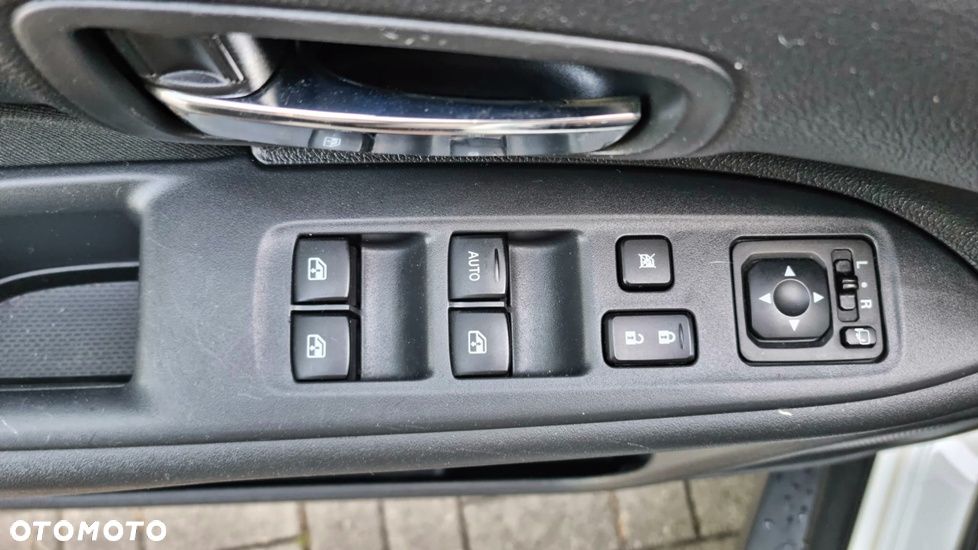 Mitsubishi Outlander 2.0 2WD Diamant Edition - 21