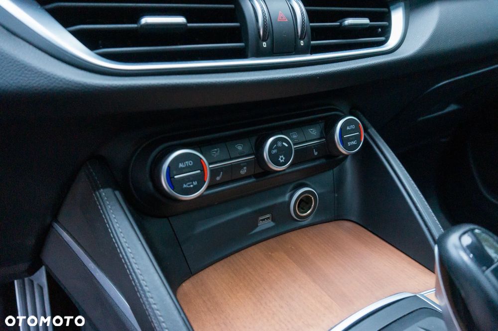 Alfa Romeo Stelvio 2.0 Turbo First Edition Q4 - 26