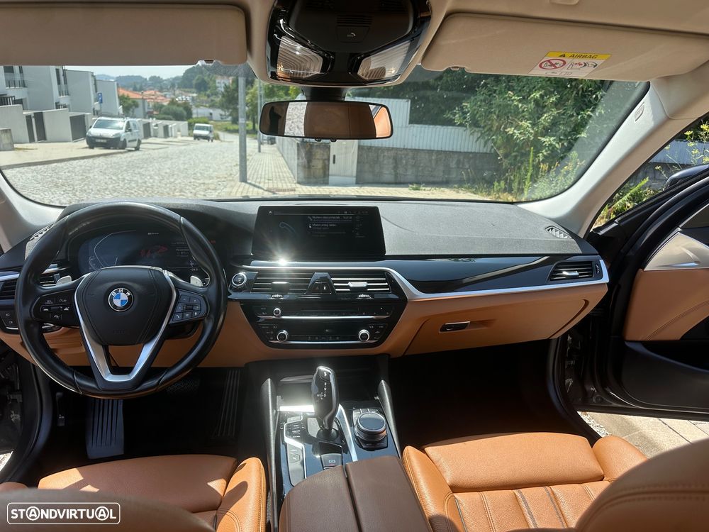 BMW 530 e Line Luxury - 8