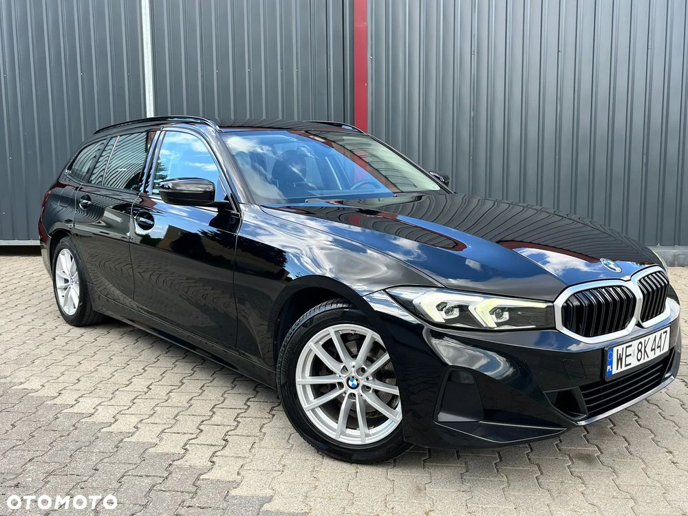 BMW Seria 3 318d mHEV - 32