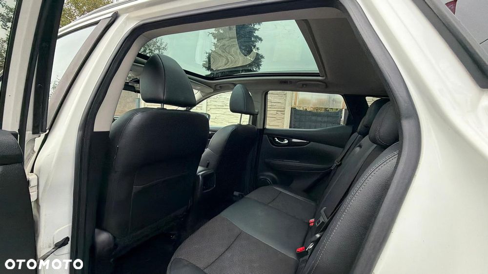 Nissan Qashqai 1.2 DIG-T Xtronic TEKNA+ - 26