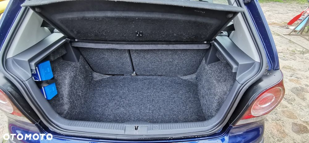 Volkswagen Polo - 12