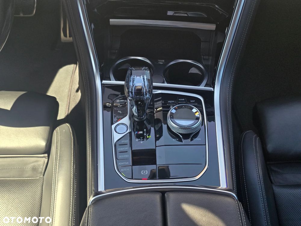 BMW Seria 8 - 21