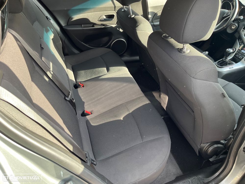 Chevrolet Cruze 1.6 LT - 9