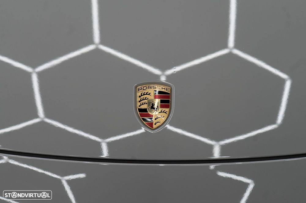 Porsche Panamera 4 E-Hybrid - 17