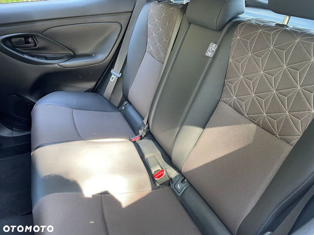 Toyota Yaris Cross Hybrid 1.5 Executive - 13