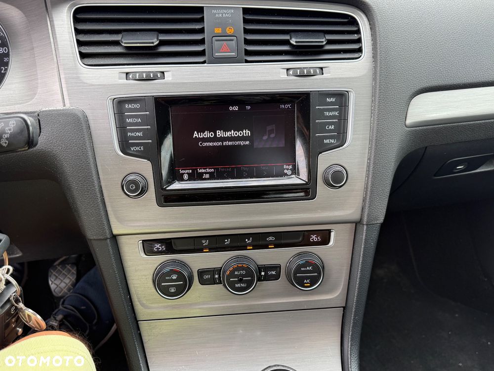 Volkswagen Golf - 10