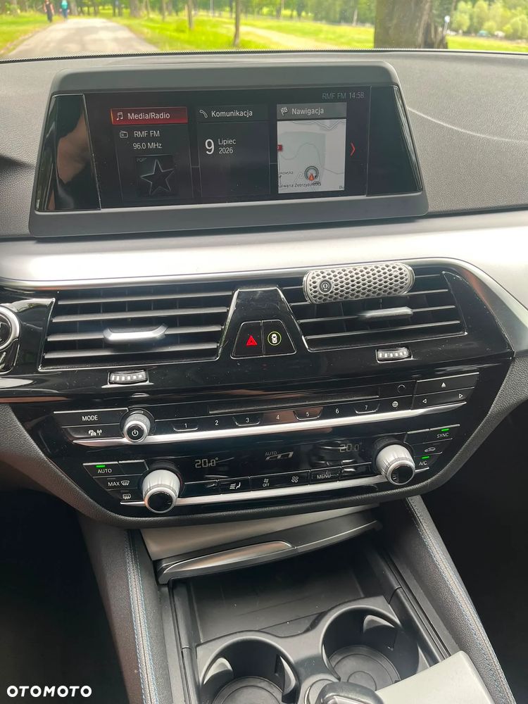 BMW Seria 5 520d Sport Line - 17