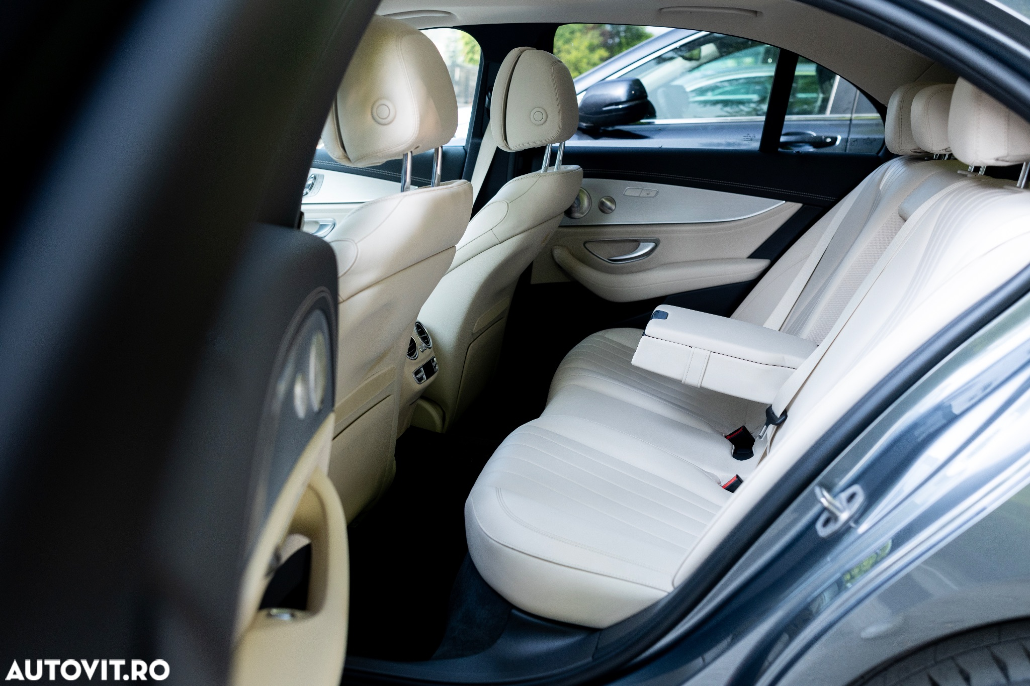 Mercedes-Benz E 300 de 4Matic 9G-TRONIC AMG Line - 7